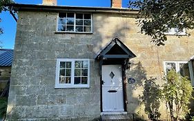 Beautiful Old Cottage With Log Burner And Hot Tub